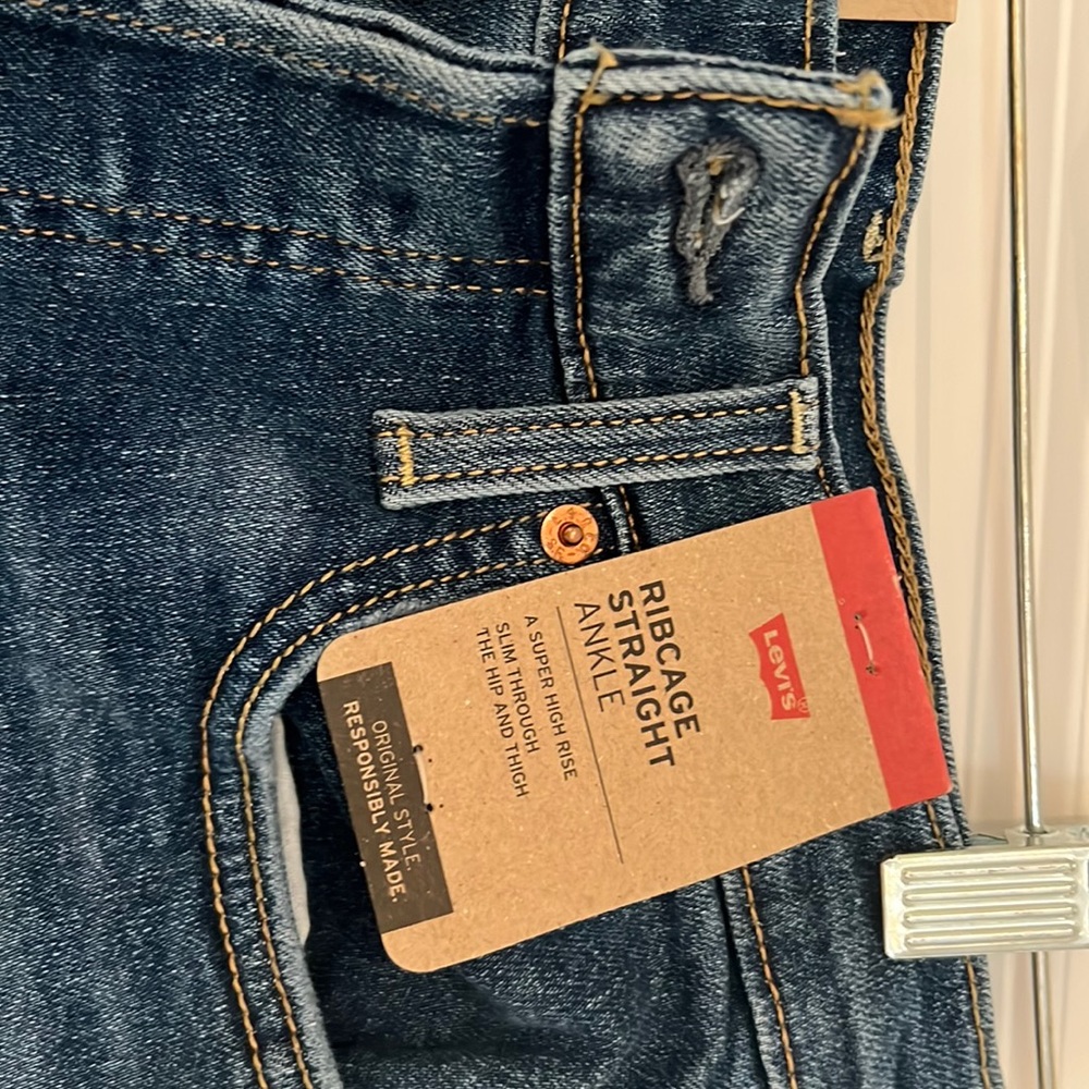 Levi’s rib cage straight ankle